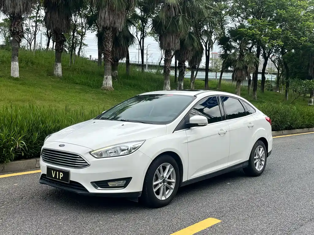 Ford Focus 2018 — фото 1