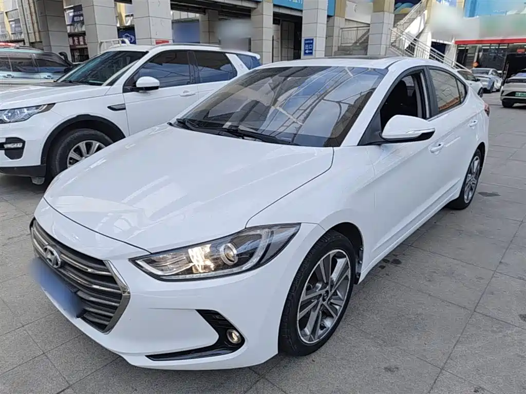 Hyundai Elantra 2016 — фото 2