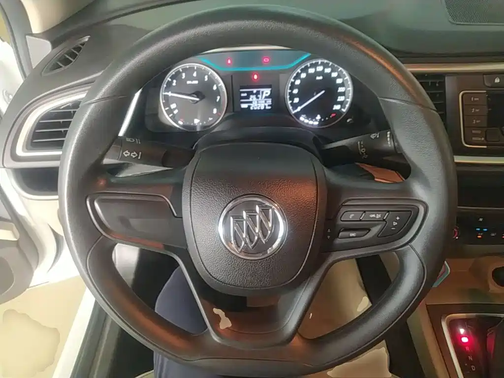 Buick Excelle 2019 — фото 11
