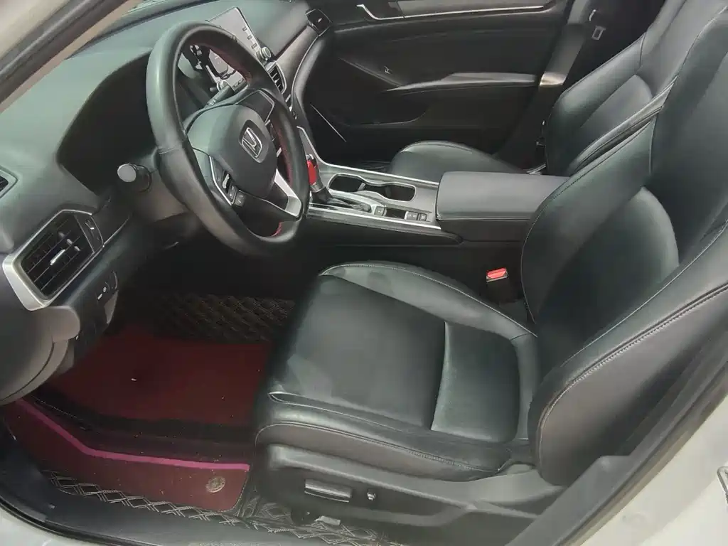 Honda Accord 2018 — фото 10