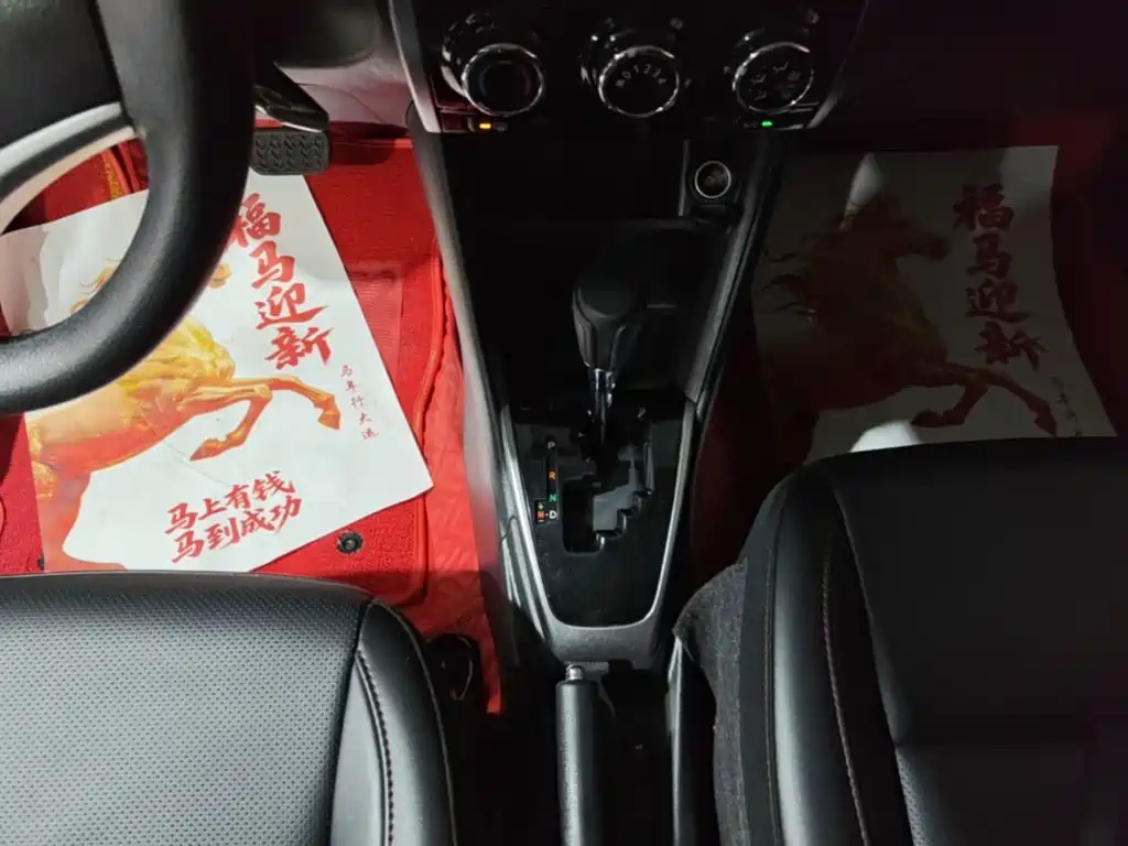 Toyota Yaris L 2021 — фото 14
