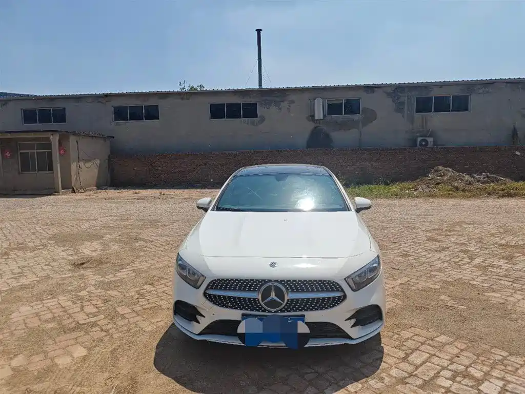 Mercedes-Benz A-Class 2022 — фото 2