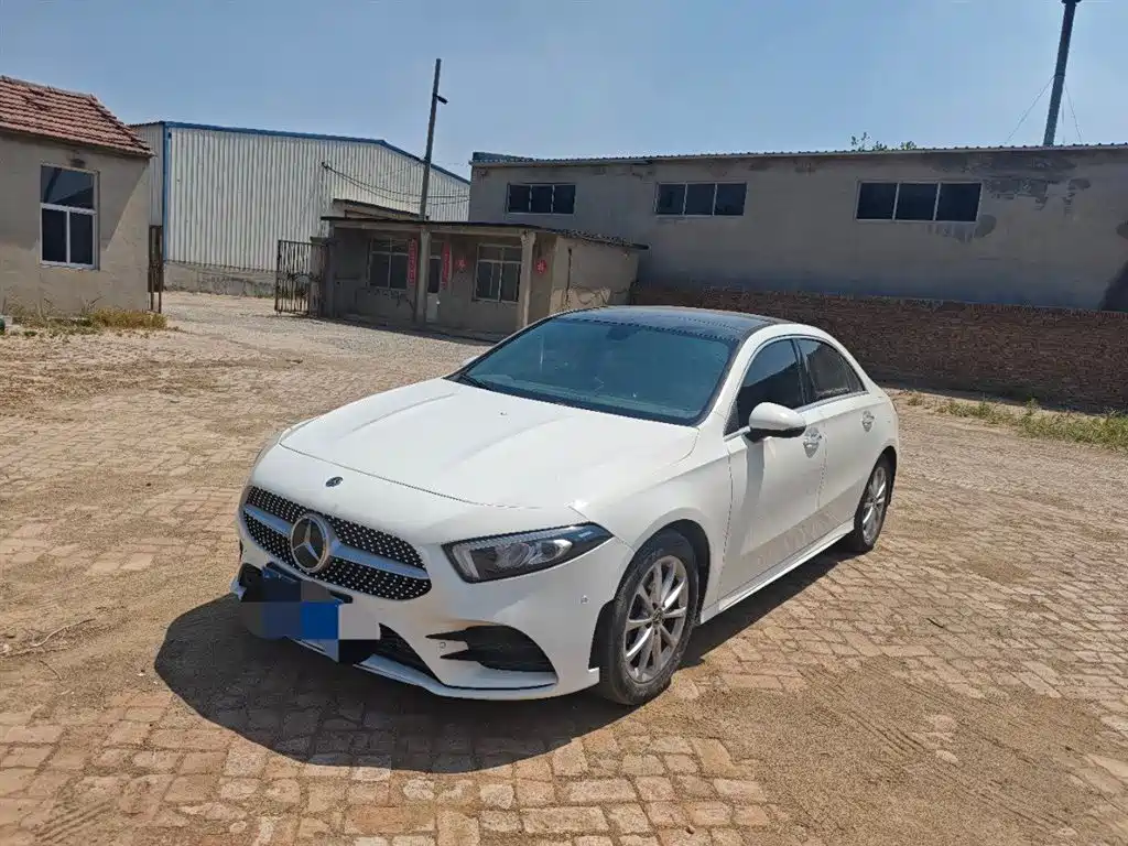 Mercedes-Benz A-Class 2022 — фото 3