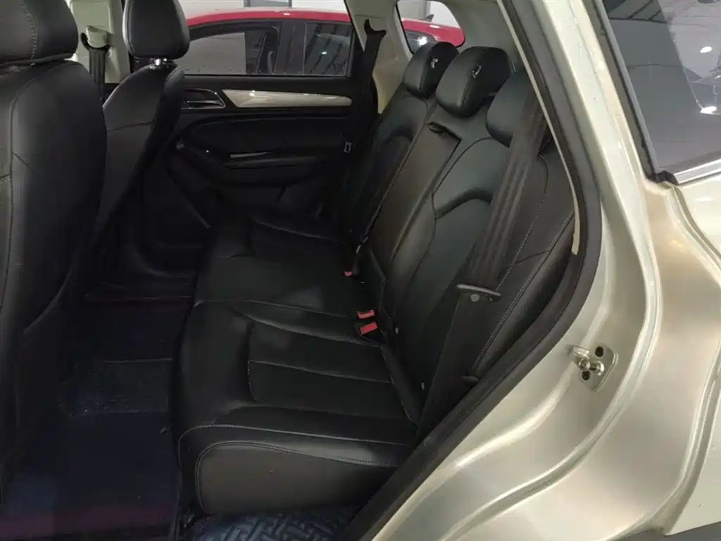 Roewe RX5 2021 — фото 17
