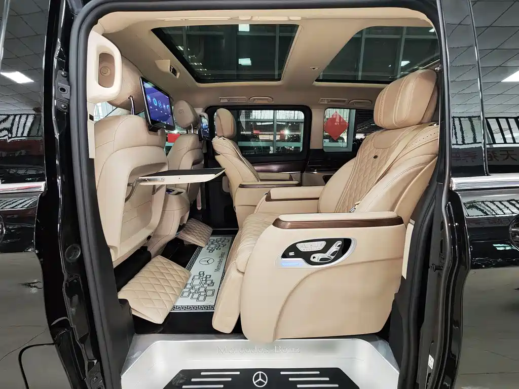 Mercedes-Benz V-Class 2020 — фото 9