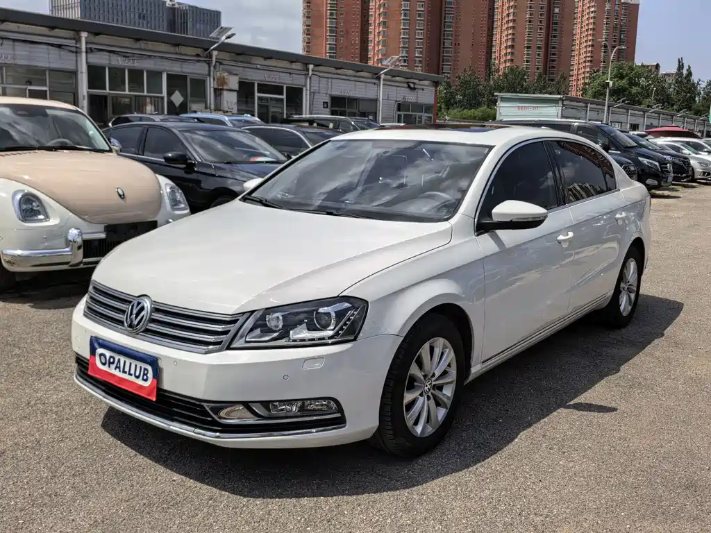 Volkswagen Magotan 2012