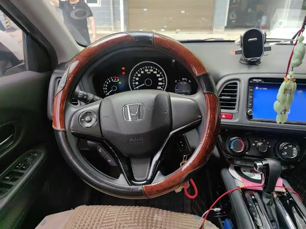 Honda Vezel 2016