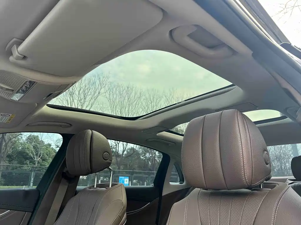 Mercedes-Benz E-Class 2022 — фото 17