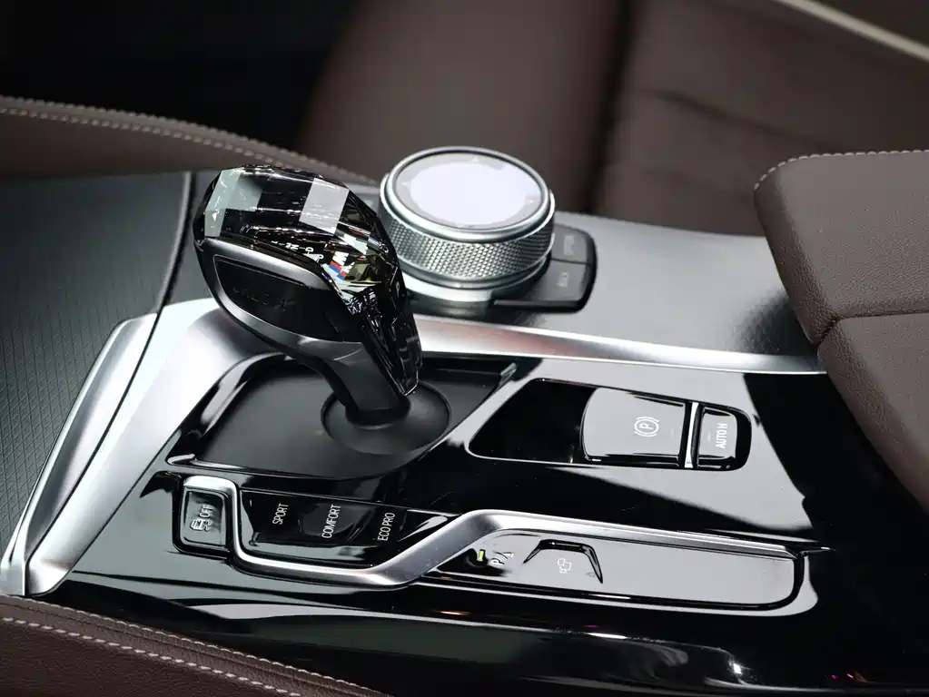 BMW 5 Series 2022 — фото 12
