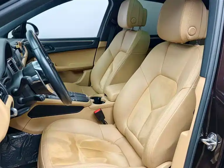 Porsche Macan 2017 — фото 12