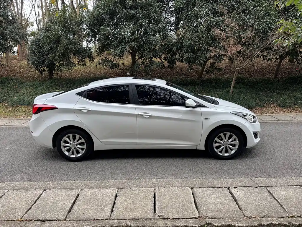 Hyundai Elantra 2017