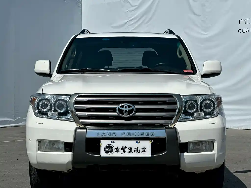 Toyota Land Cruiser 2011 — фото 2