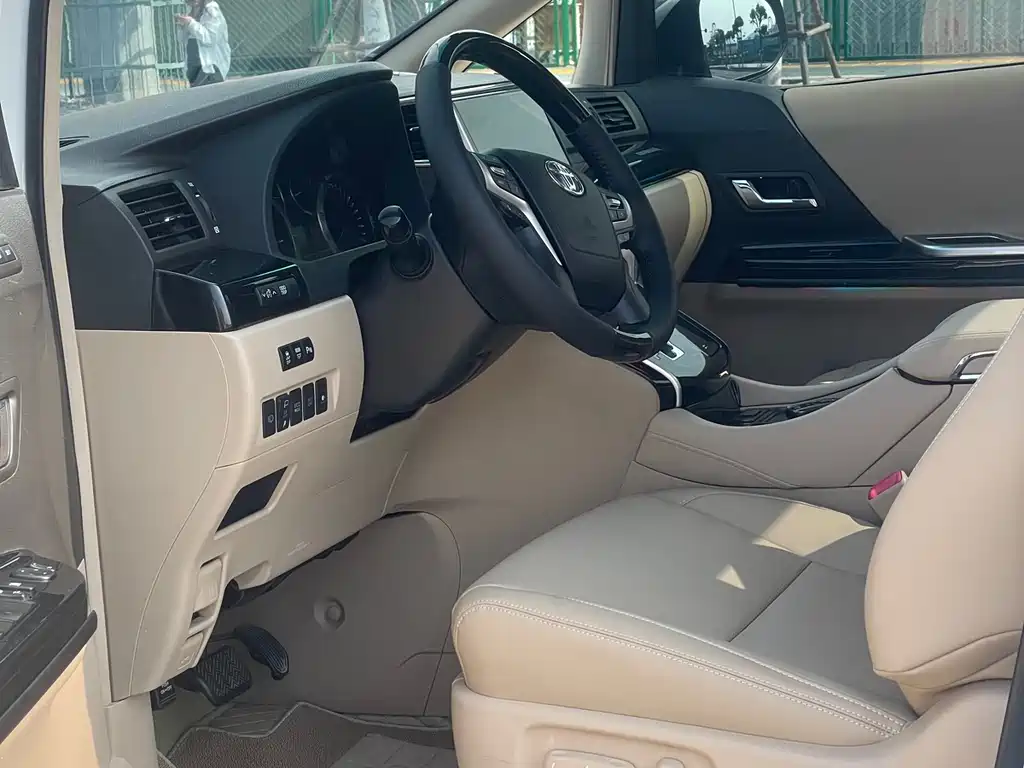 Toyota Alphard 2012 — фото 16