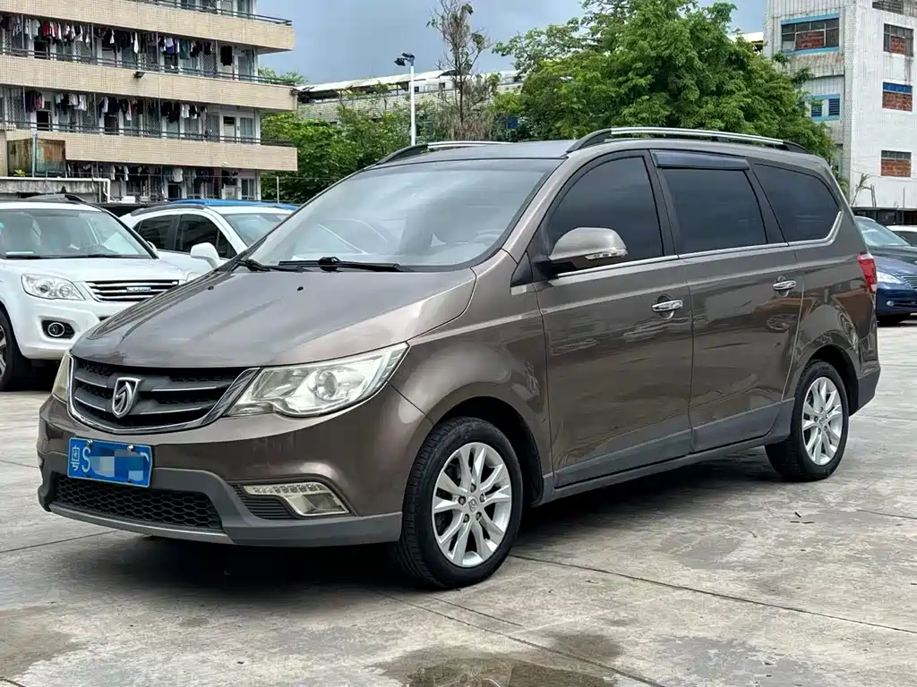 Baojun 730 2015