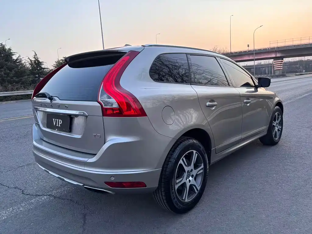 Volvo XC60 2014 — фото 7