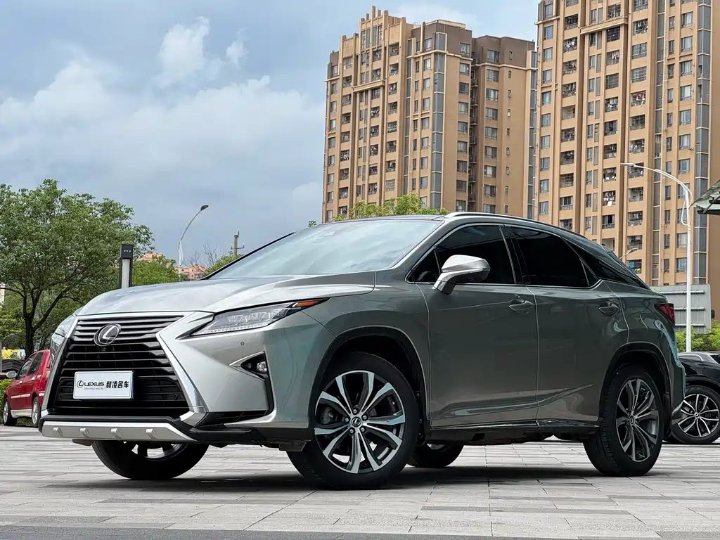 Lexus RX 2018 — фото 1