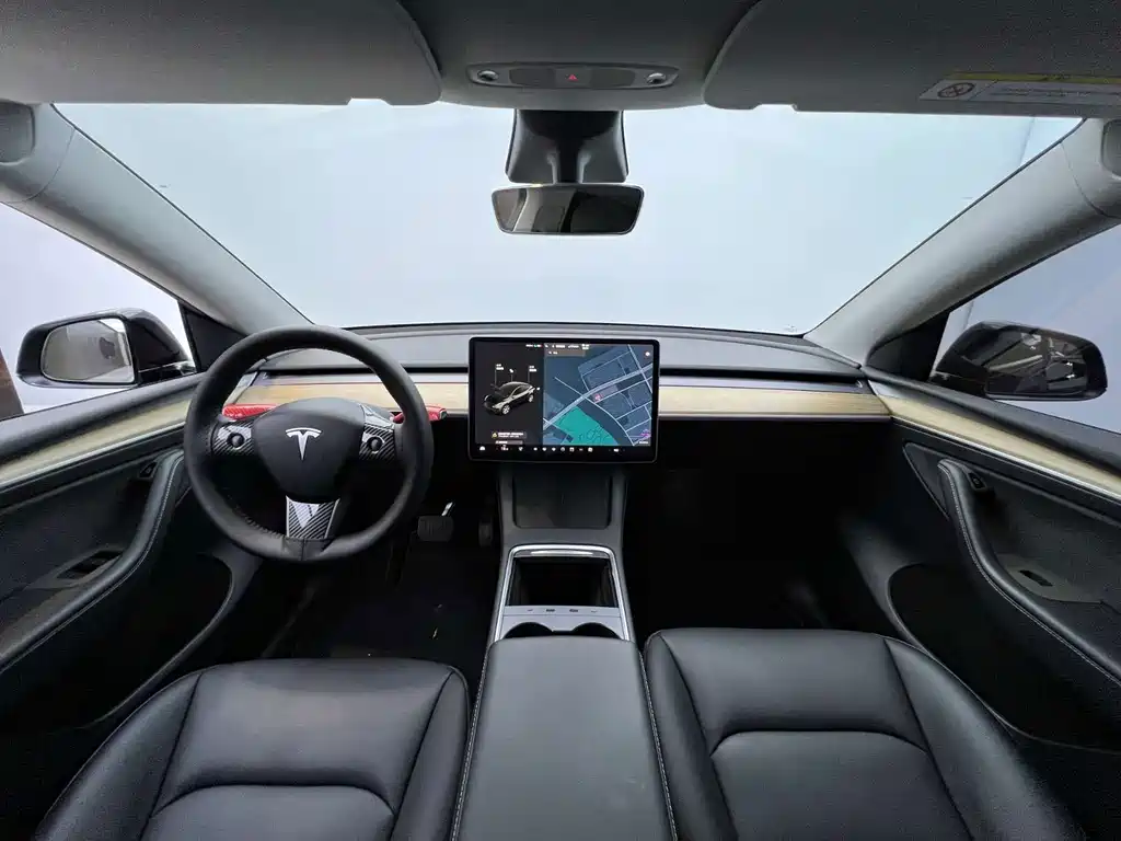 Tesla Model Y 2021 — фото 10