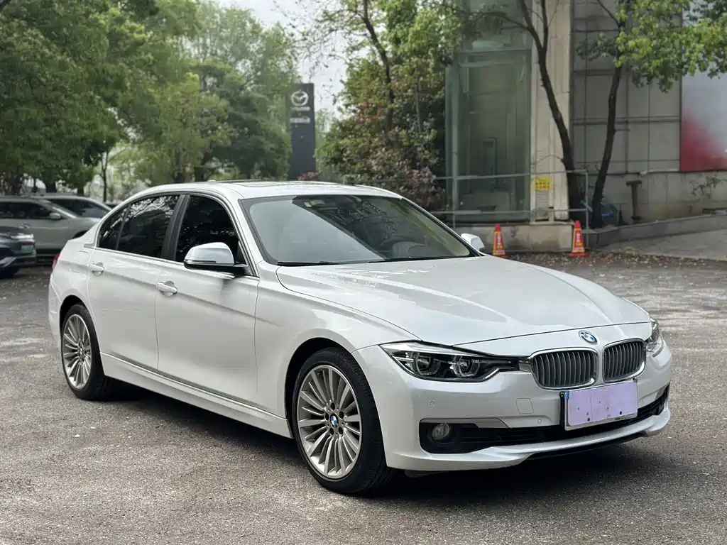 BMW 3 Series 2018 — фото 3