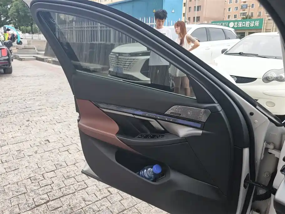 BMW 5 Series 2024