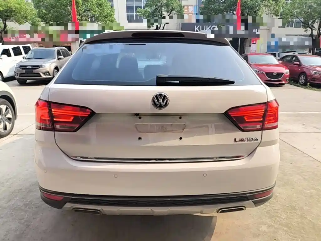 Volkswagen Cross Lavida 2016