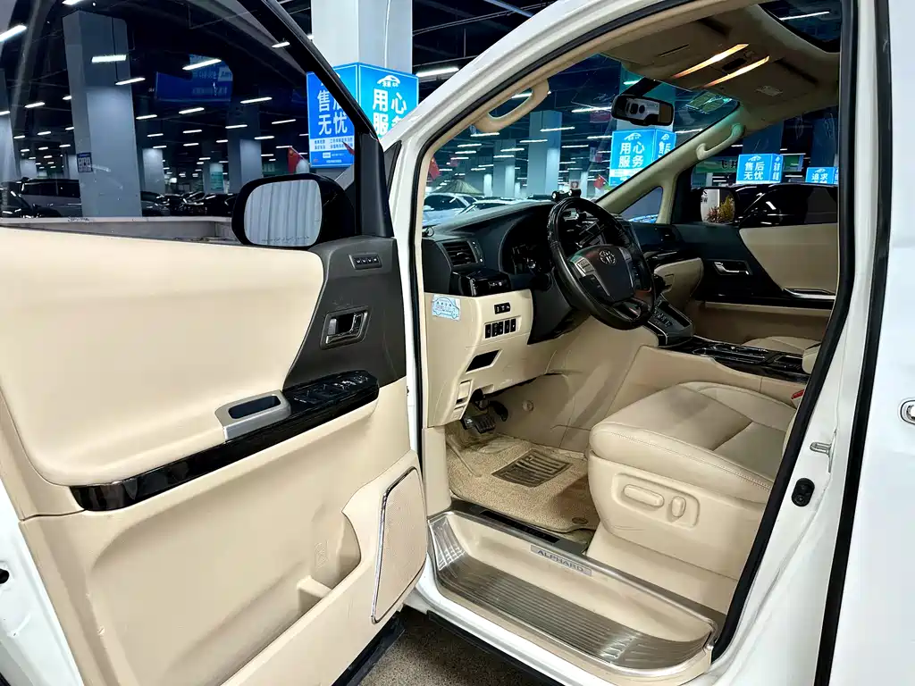 Toyota Alphard 2014 — фото 4