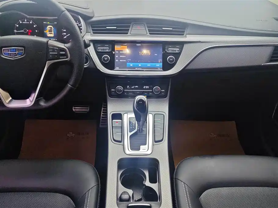 Geely Emgrand GS 2017 — фото 16