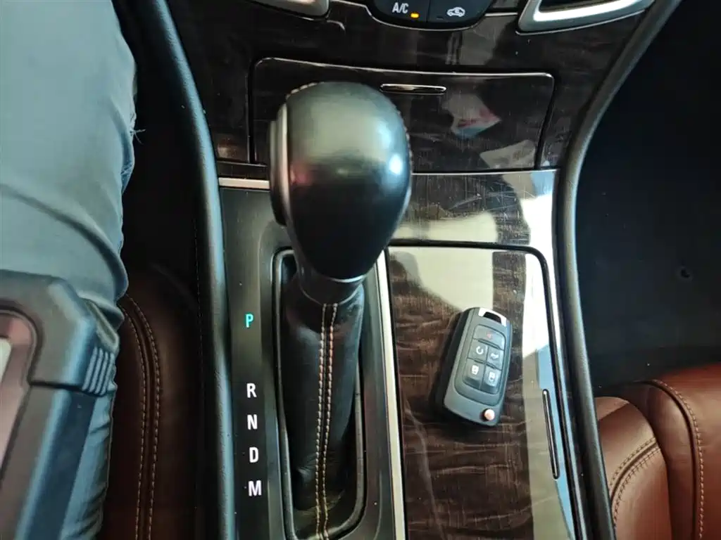 Buick LaCrosse 2015 — фото 14