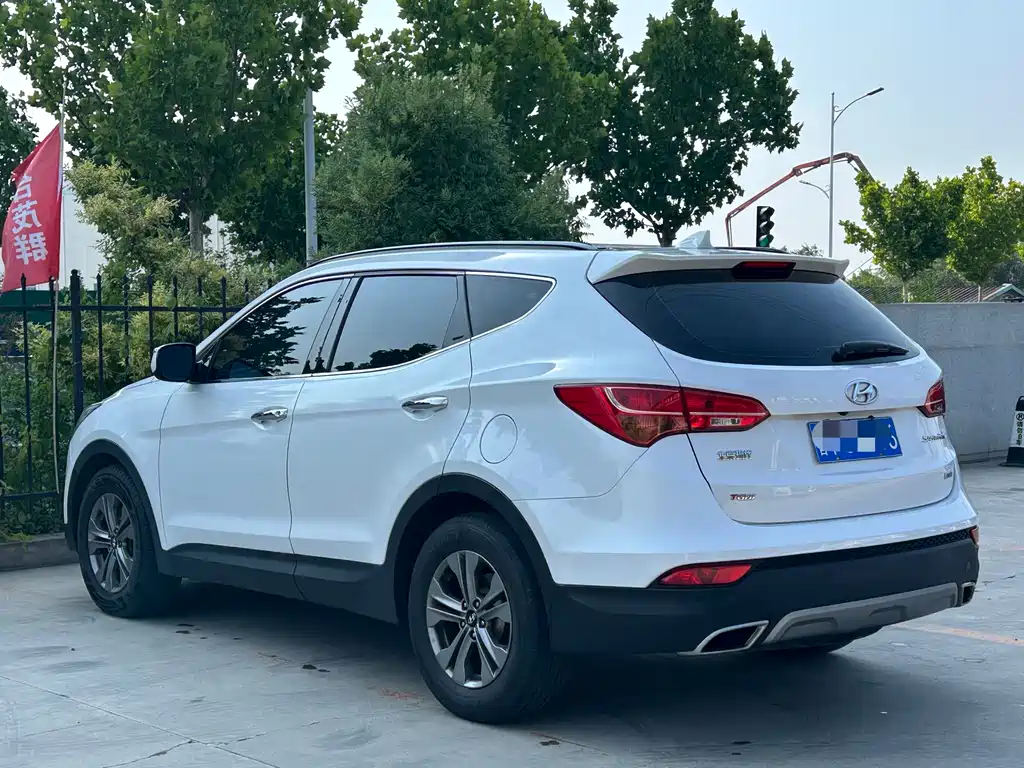Hyundai Santa Fe 2015 — фото 11