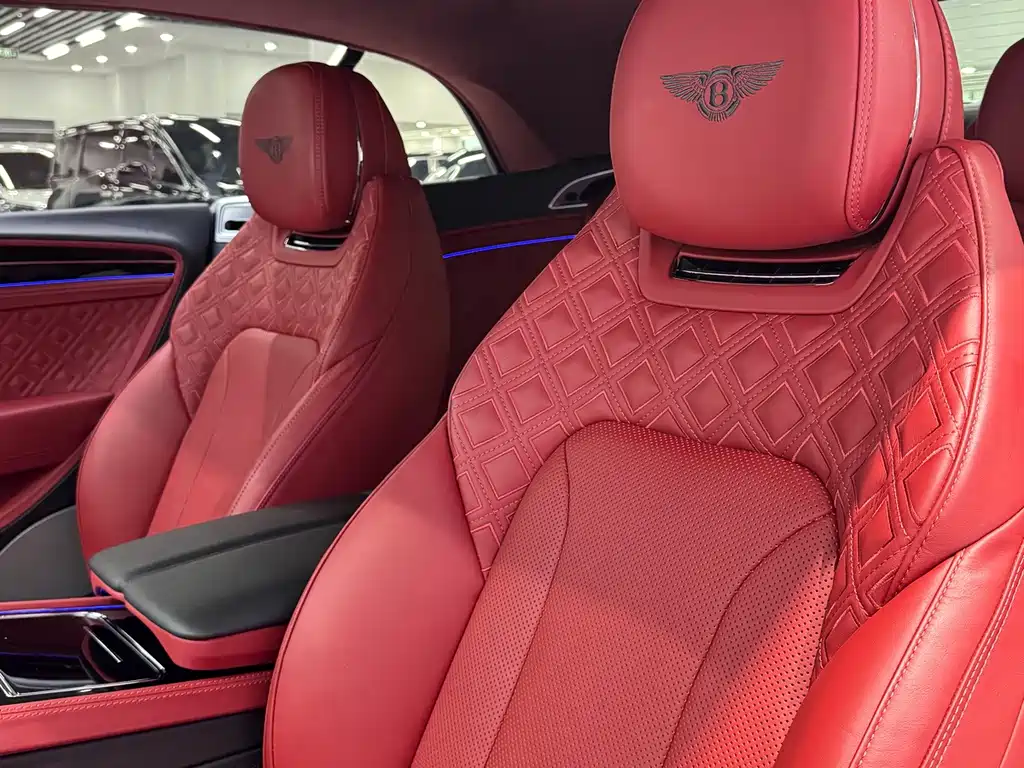 Bentley Continental 2022 — фото 11