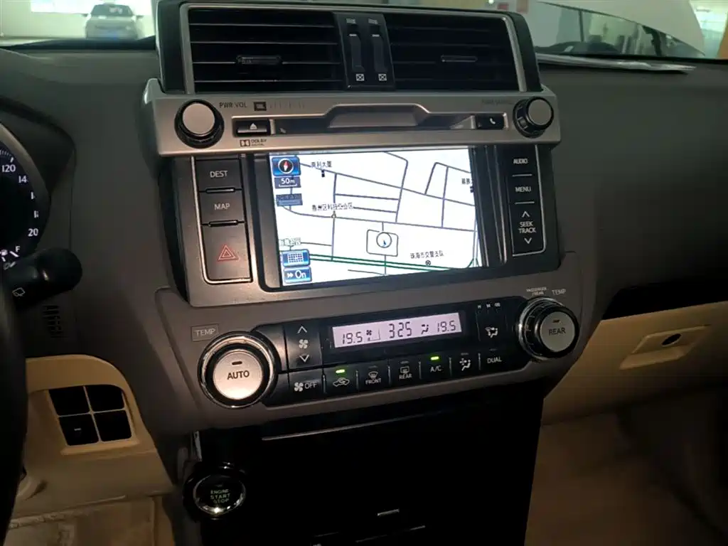 Toyota Prado 2015 — фото 13