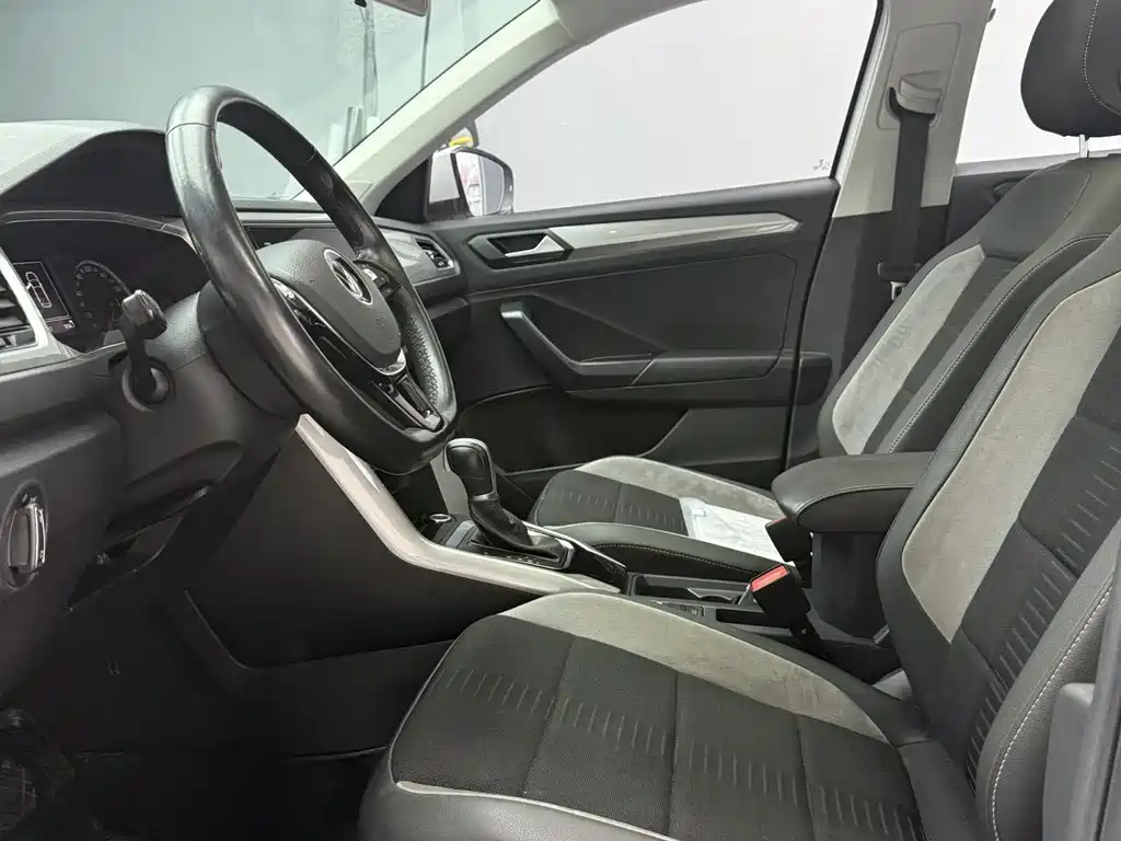 Volkswagen T-Roc 2022 — фото 14