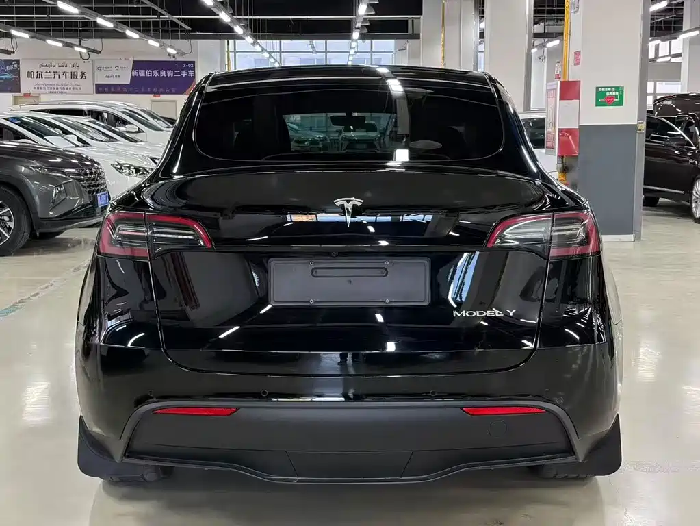 Tesla Model Y 2022 — фото 8