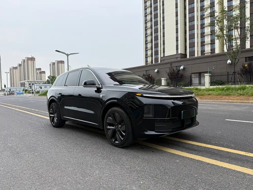 Li Auto Li L6 2025