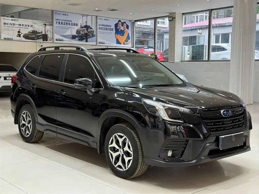 Subaru Forester 2023 — фото 3