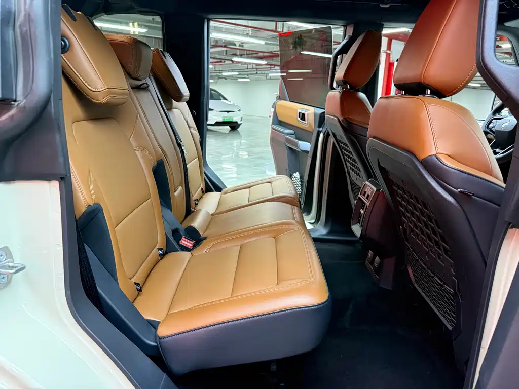 Ford Bronco 2025 — фото 15