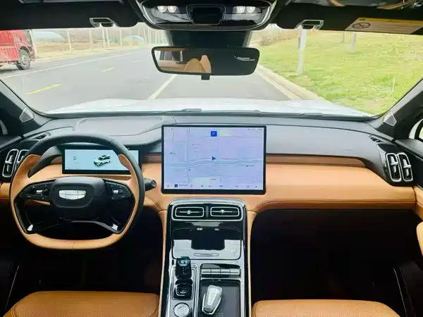 Geely Boyue L 2025