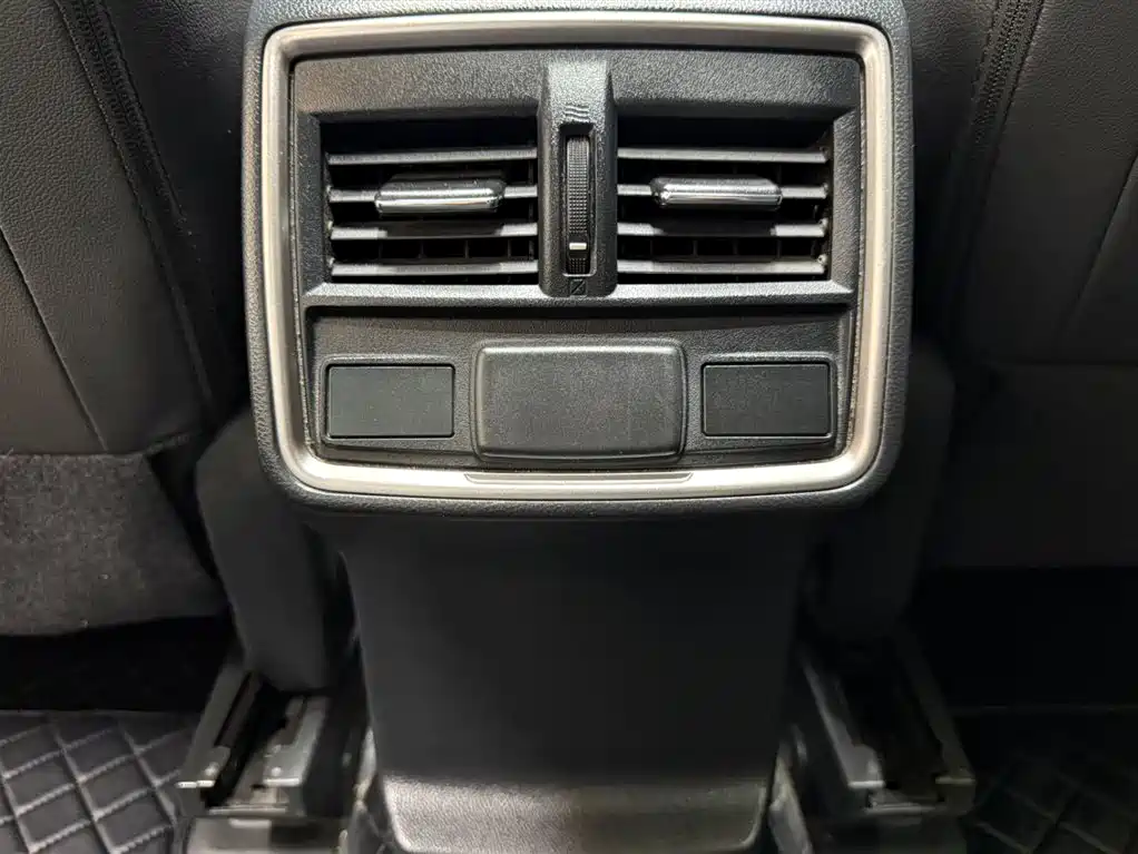 Subaru Forester 2023 — фото 19