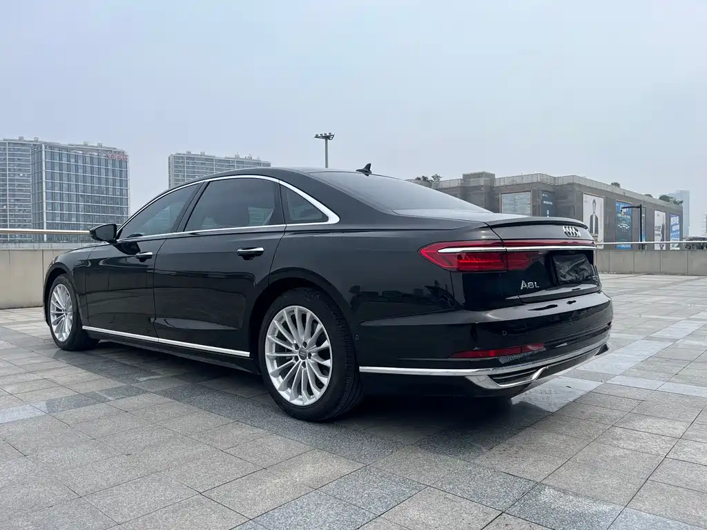 Audi A8 2020 — фото 5
