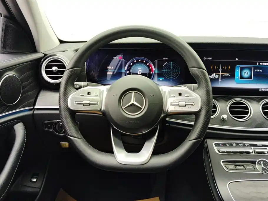 Mercedes-Benz E-Class 2019 — фото 15