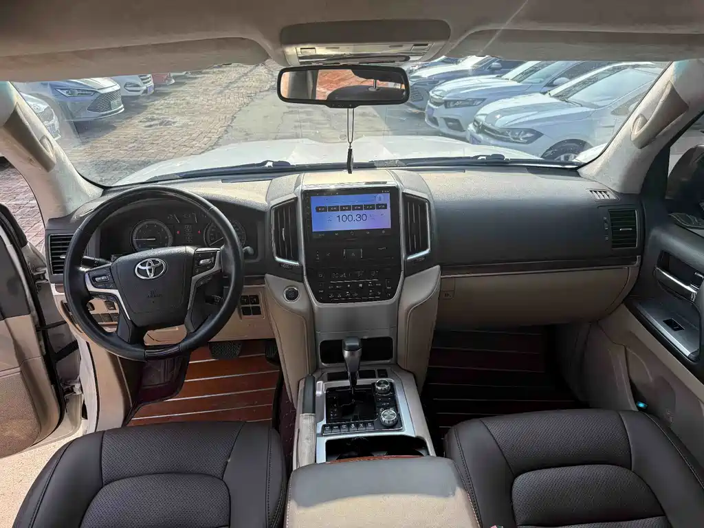 Toyota Land Cruiser 2015 — фото 9