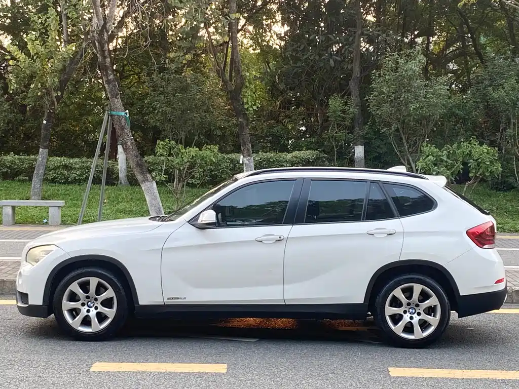 BMW X1 2012 — фото 4