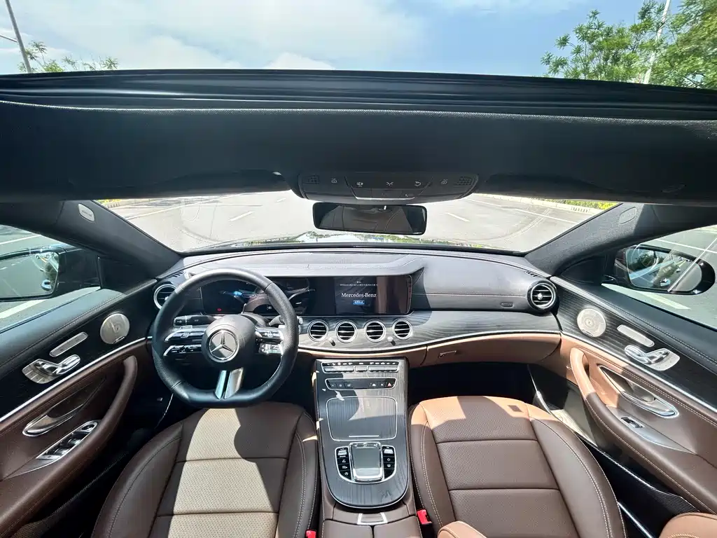 Mercedes-Benz E-Class 2023 — фото 12