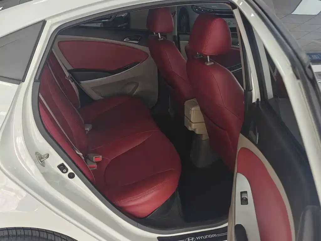 Hyundai Verna 2016 — фото 11