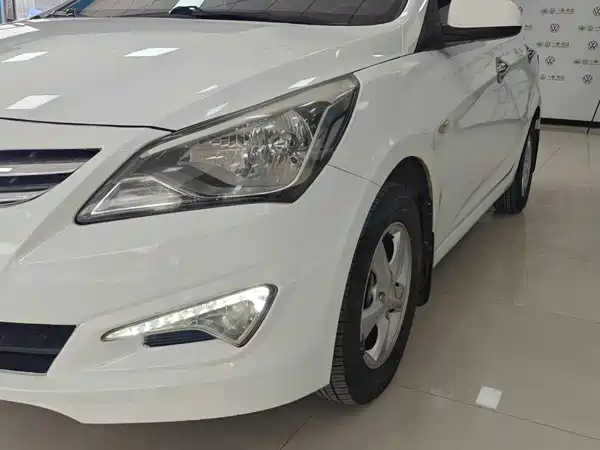 Hyundai Accent 2014