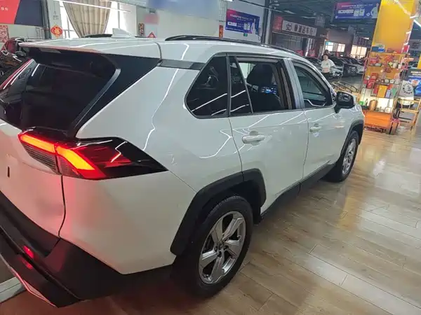 Toyota RAV4 2021