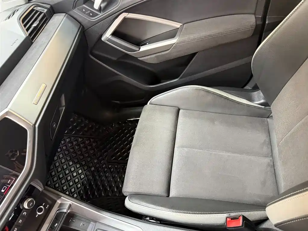Audi Q3 2023 — фото 13