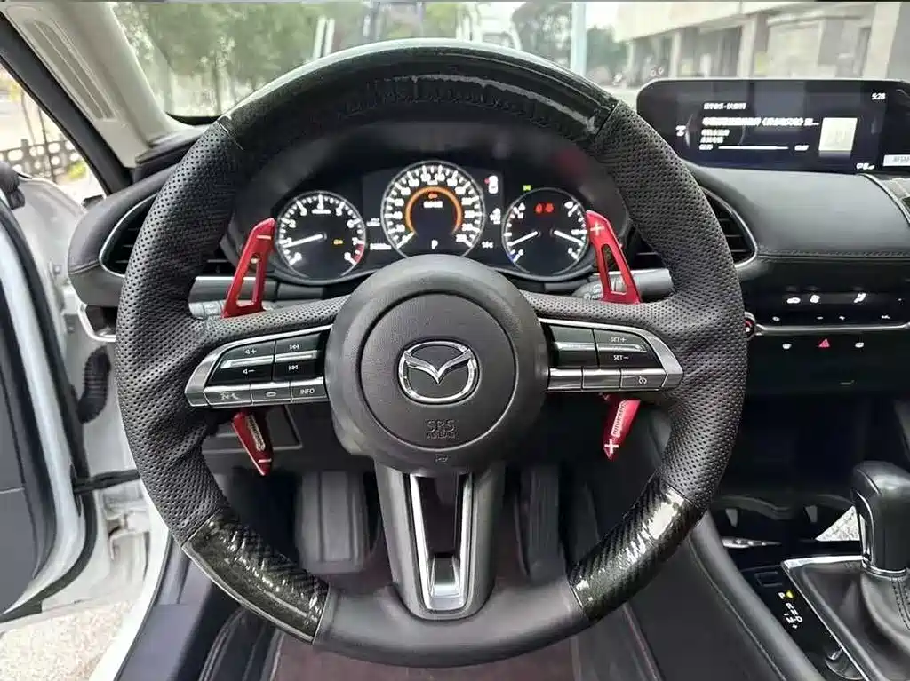 Mazda 3 Axela 2022 — фото 9