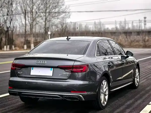 Audi A4L 2019
