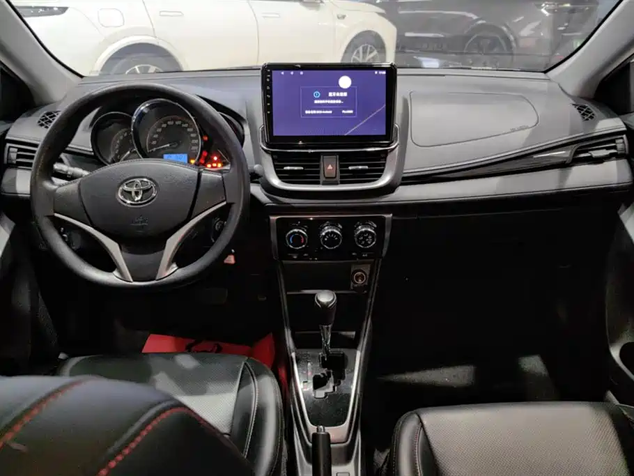Toyota Yaris L 2021 — фото 12