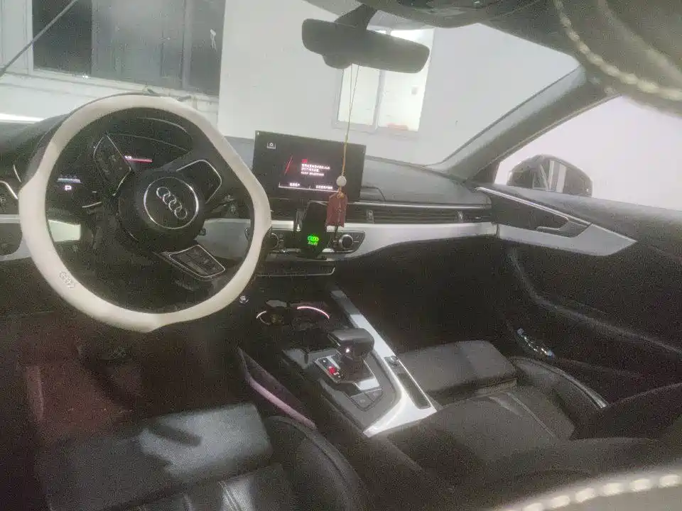 Audi A4L 2022